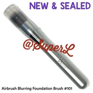 2/$30 NEW IT Brushes Cosmetic ULTA Airbrush Blurring Foundation Brush 101